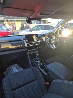 2025 Mitsubishi
Triton GLS