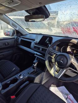 2025 Mitsubishi
Triton GLX-R