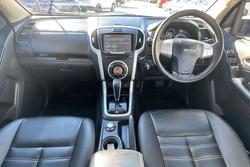 2021 Isuzu
MU-X LS-T