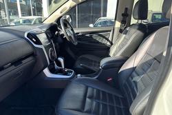 2021 Isuzu
MU-X LS-T