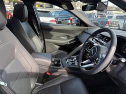 2024 Jaguar
E-PACE P250 R-Dynamic SE