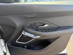 2024 Jaguar
E-PACE P250 R-Dynamic SE