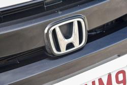 2020 Honda
                Civic VTi-S