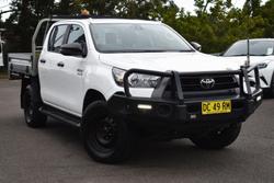 2021 Toyota
                Hilux SR