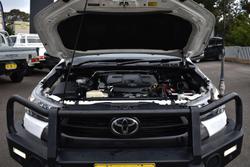 2021 Toyota
                Hilux SR