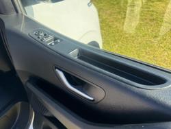 2022 Hyundai
                STARIA 