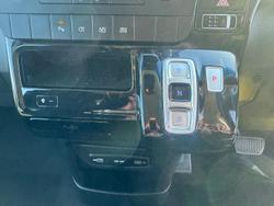 2022 Hyundai
                STARIA 