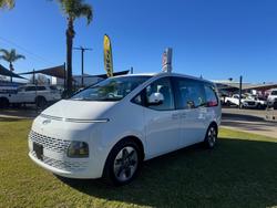 2022 Hyundai
                STARIA 