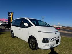 2022 Hyundai
                STARIA 