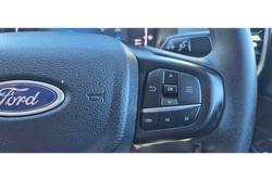 2023 Ford
                Everest Ambiente