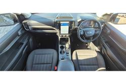 2023 Ford
                Everest Ambiente