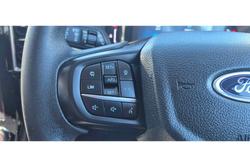 2023 Ford
                Everest Ambiente