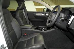 2023 Volvo
XC40 Ultimate B5 Dark