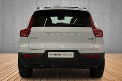 2023 Volvo
XC40 Ultimate B5 Dark
