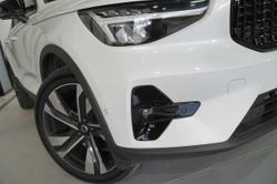 2023 Volvo
XC40 Ultimate B5 Dark
