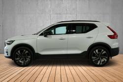 2023 Volvo
XC40 Ultimate B5 Dark