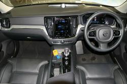 2023 Volvo
S60 Ultimate B5 Bright