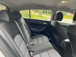 2013 Kia
Cerato Si
