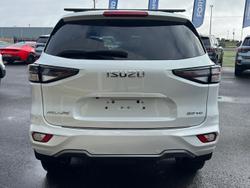 2022 Isuzu
MU-X LS-T