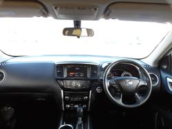 2017 Nissan
Pathfinder ST