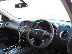 2017 Nissan
Pathfinder ST