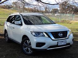 2017 Nissan
Pathfinder ST