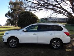 2017 Nissan
Pathfinder ST