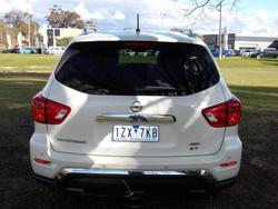 2017 Nissan
Pathfinder ST