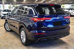 2025 Mitsubishi
Outlander ES