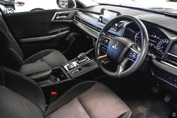 2025 Mitsubishi
Outlander ES