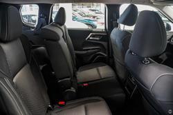 2025 Mitsubishi
Outlander ES