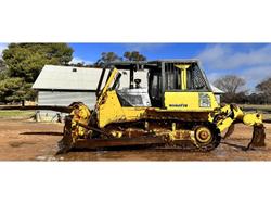  Komatsu
                D85ex-15 Dozer 