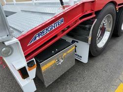 Freighter Drop Deck Semi With Ramps