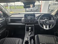 2025 Mitsubishi
Triton GLX-R