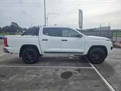 2025 Mitsubishi
Triton GLX-R