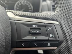 2025 Mitsubishi
Triton GLX-R