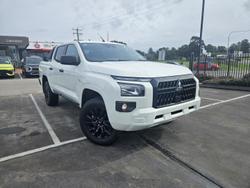 2025 Mitsubishi
Triton GLX-R