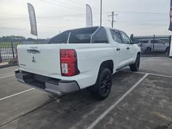 2025 Mitsubishi
Triton GLX-R