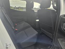 2025 Mitsubishi
Triton GLX-R