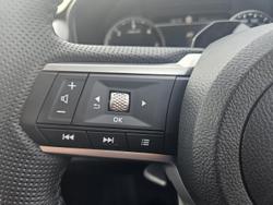 2025 Mitsubishi
Triton GLX-R