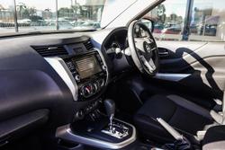 2021 Nissan
Navara ST
