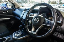 2021 Nissan
Navara ST