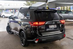 2020 Mitsubishi
Outlander Black Edition