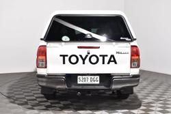 2016 Toyota
Hilux Workmate
