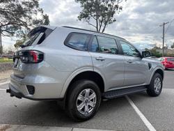 2024 Ford
Everest Ambiente