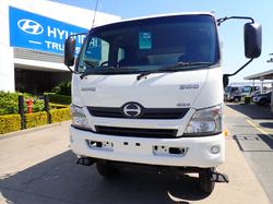 2021 HINO DUTRO 300 WHITE