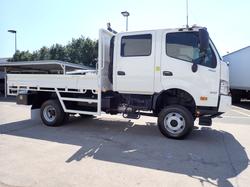 2021 HINO DUTRO 300 WHITE