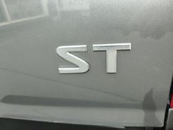 2020 Nissan
Navara ST