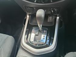 2020 Nissan
Navara ST