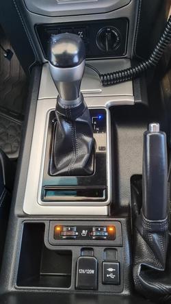 2020 Toyota
Landcruiser Prado VX